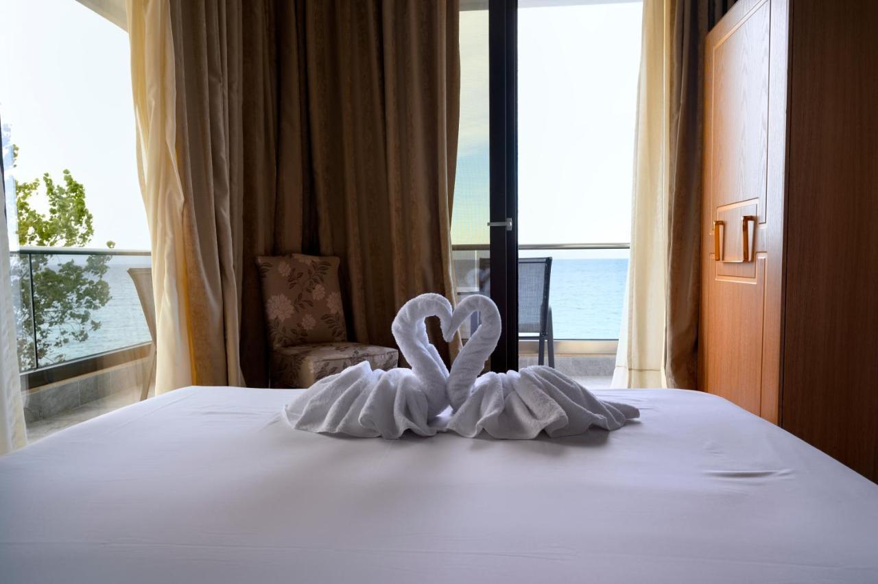 Halkidiki Greek Pride Seafront Hotel Skala Fourkas Exterior photo